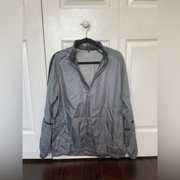 Men’s Nike Golf windbreaker - Picture 3 of 9